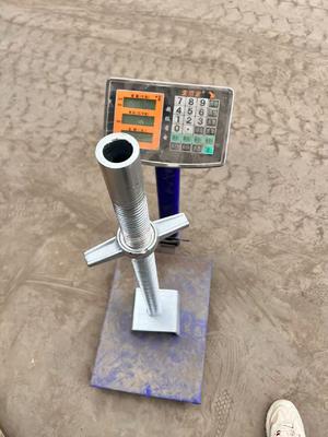 調整可能な中空スクリューベースジャッキ、足場と建設用の頑丈なスチールサポート