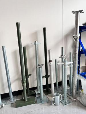 調整可能な中空スクリューベースジャッキ、足場と建設用の頑丈なスチールサポート